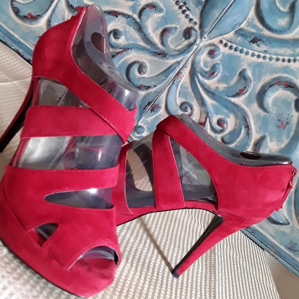 GUESS shoes